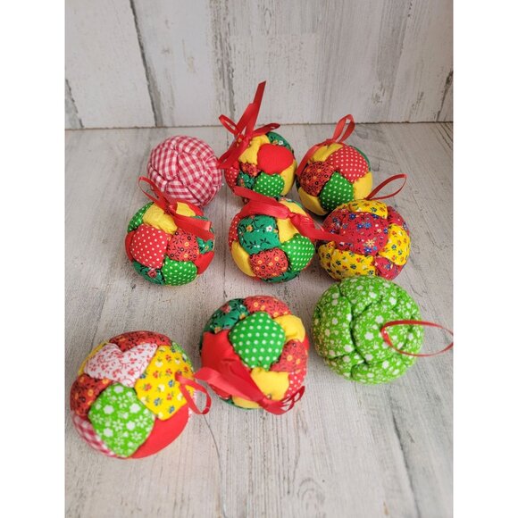 Patchwork ball floral plaid variety ornament Xmas set - Picture 4 of 5